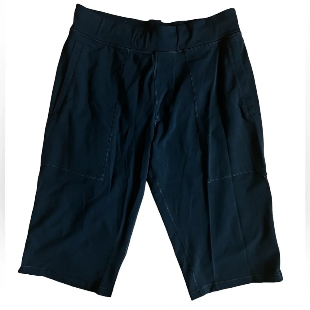 Lululemon Capri Shorts Size XL